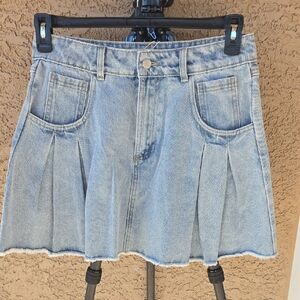 Chelsea & Violet Medium Blue Denim Mini Skirt With Pleats And Frayed Bottom Sz M